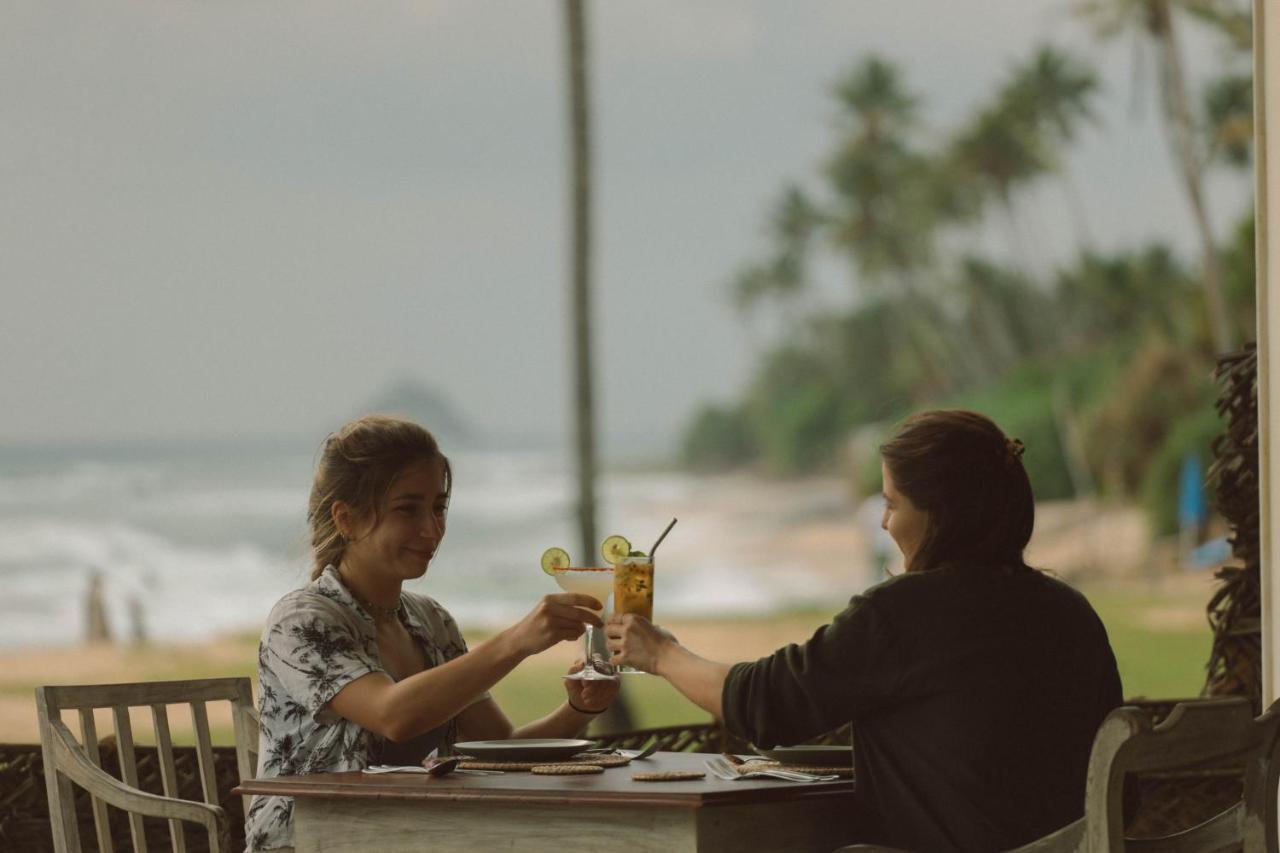 Naomi Beach Hotel Weligama Exterior foto