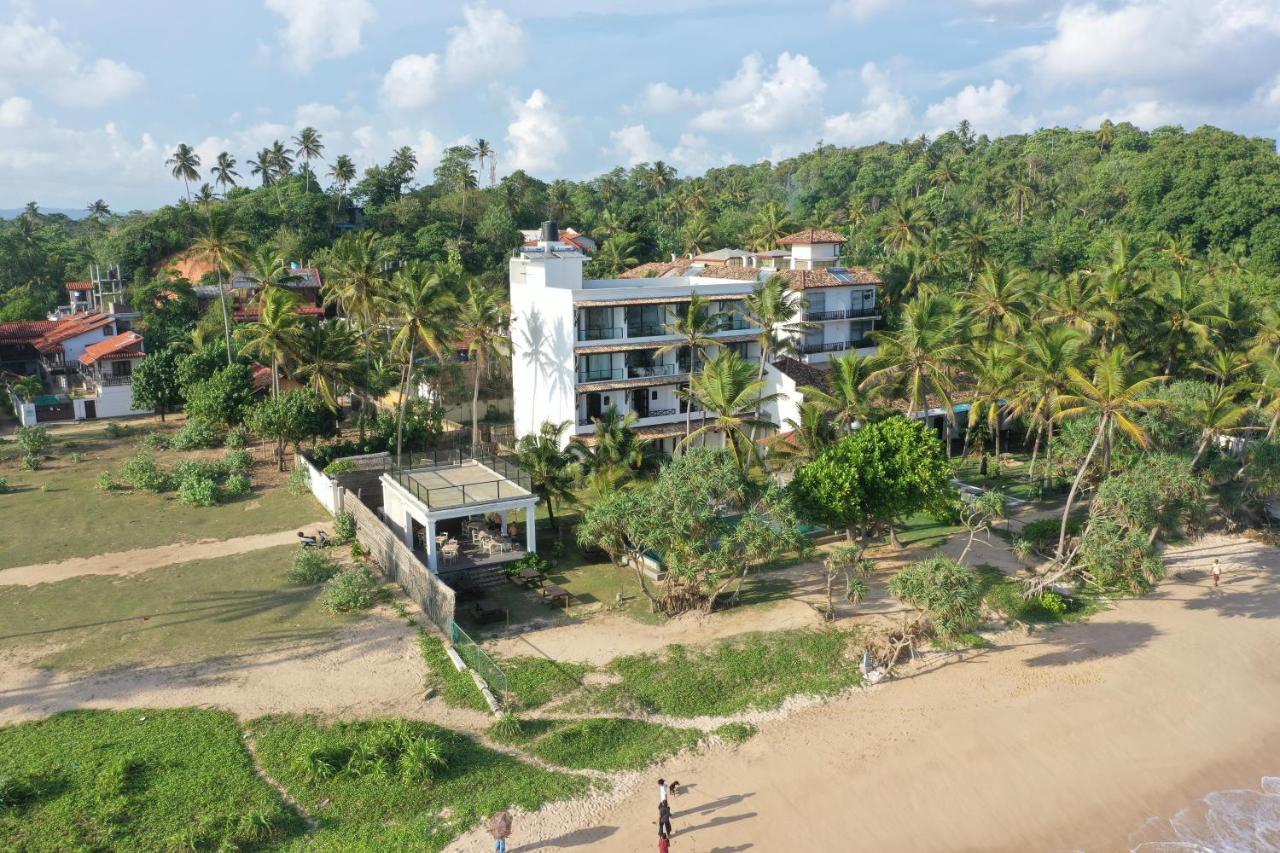 Naomi Beach Hotel Weligama Exterior foto